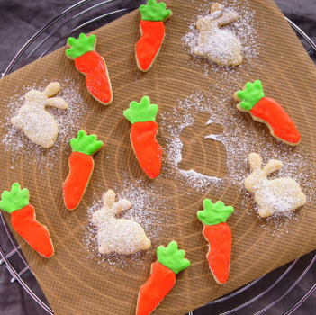 Dr.Oetker Hasen Ausstecher Set Hase und Karotte 2 teilig für Osterkekse